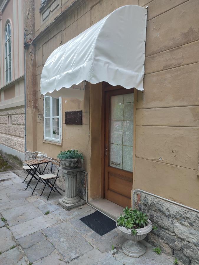 Apartman Dux 2 Карловаць Екстер'єр фото