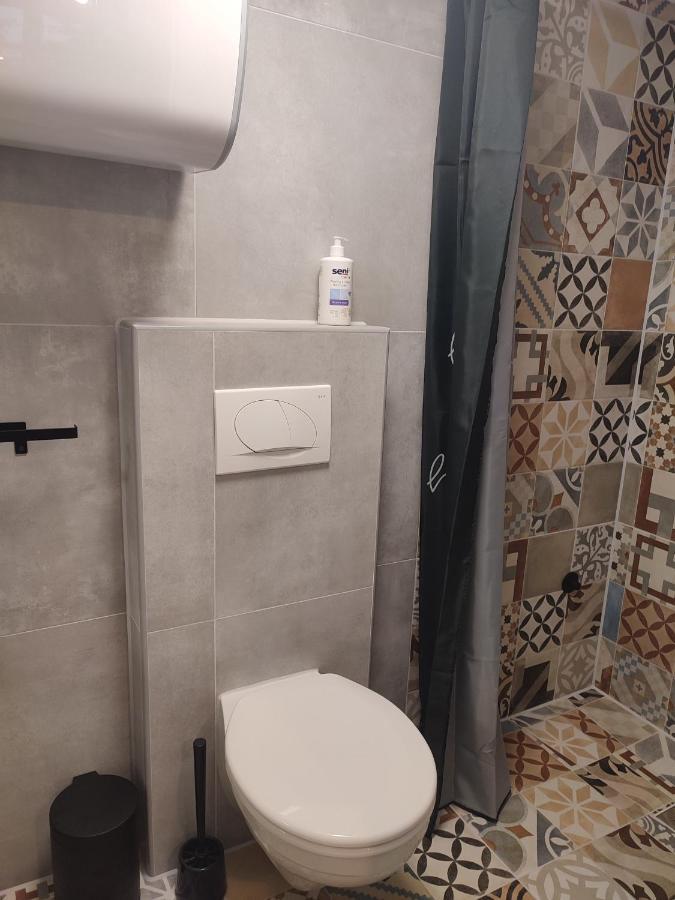 Apartman Dux 2 Карловаць Екстер'єр фото